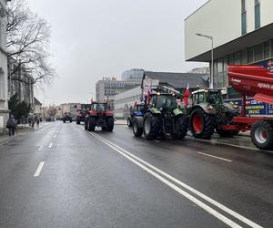 Strajk rolników w centrum Zielonej Góry. Przedsiębiorcy wyjechali na ulice 