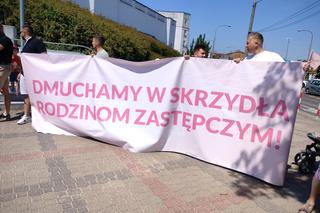 Chcieli podkreślić potrzebę swoich działań. Ulicami Białegostoku przeszedł Marsz Rodzin Zastępczych