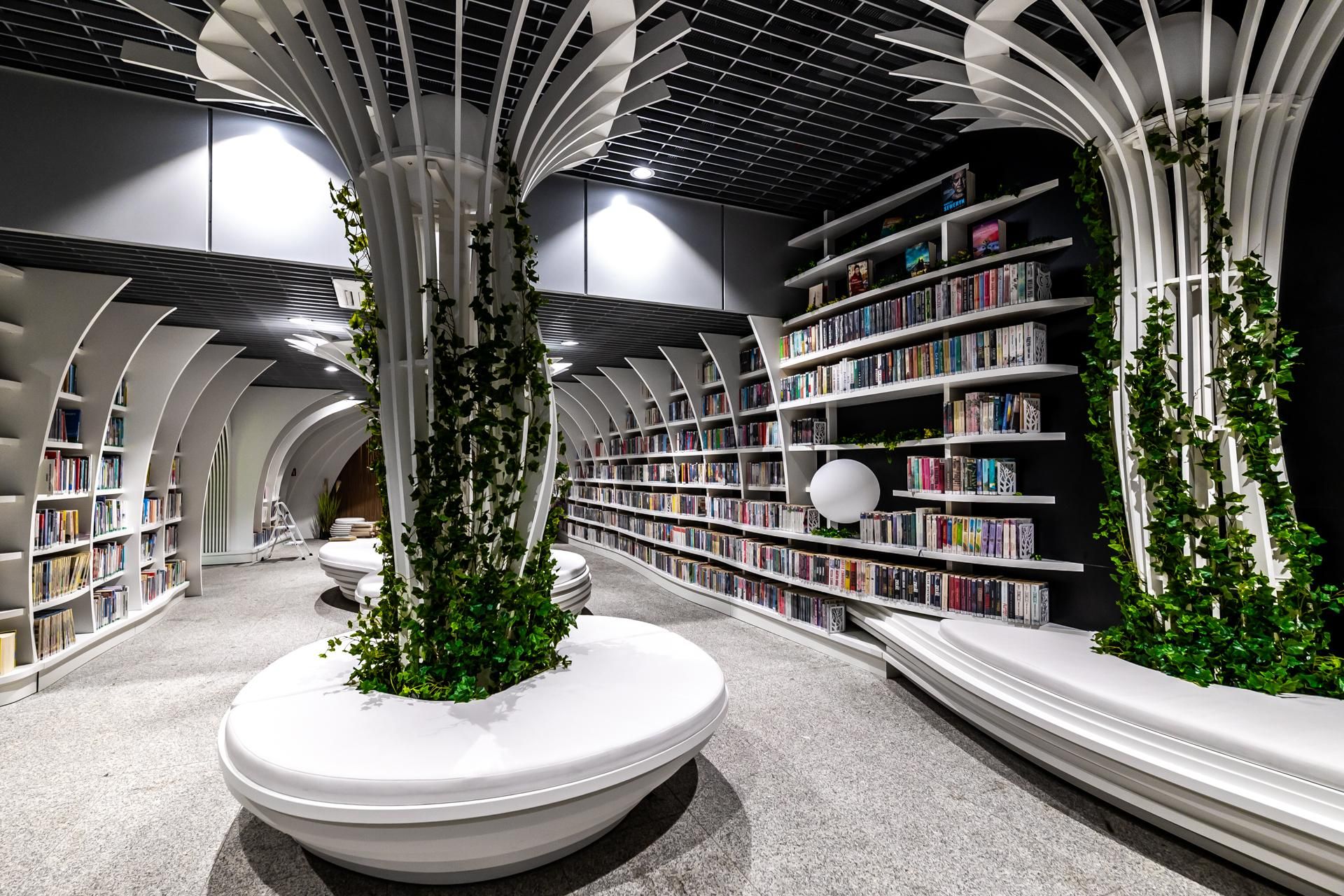 Metroteka – biblioteka na stacji metra M2 Kondratowicza w Warszawie