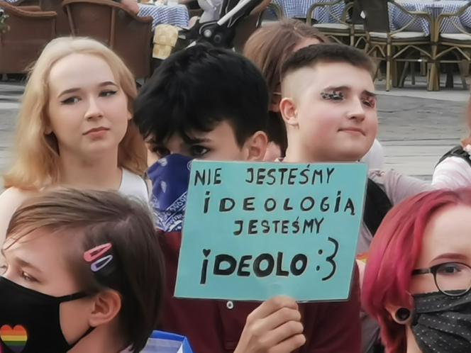 "Jestem człowiekiem, nie ideologią" manifestacja w Kaliszu