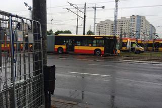 Wypadek na Grochowskiej przy rondzie Wiatraczna: 9 osób rannych. Uwaga na utrudnienia [AUDIO]