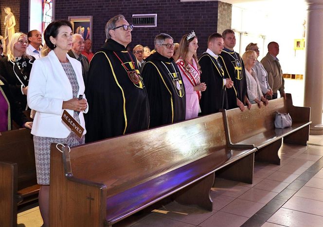 Polonia modliła się przy relikwiach pierwszego świętego millenialsa