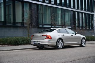 Volvo S90 D4