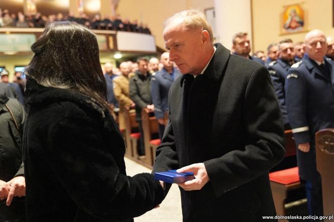 „Niebo płakało, a my razem z nim”. Strumienie deszczu i łez na pogrzebach Daniela i Ireneusza