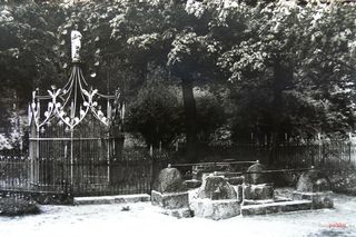 To jedna z najsłynniejszych wsi w Polsce. Leży tylko 20 km od Olsztyna. Tak wyglądała dawniej