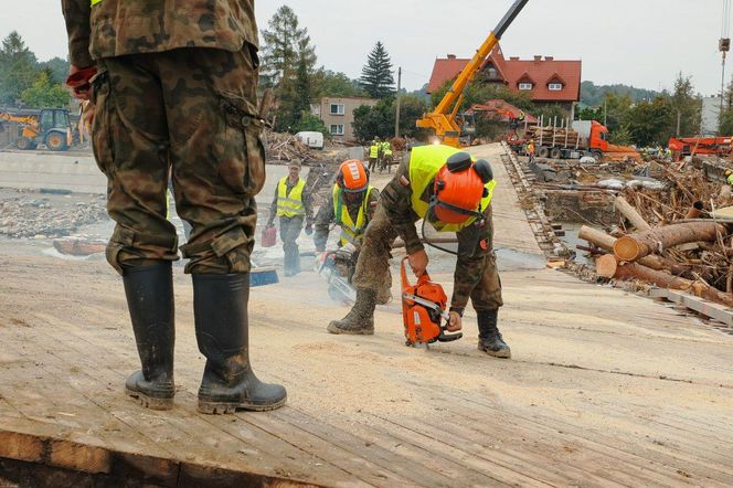 Głuchołazy. Zniszczenia po powodzi 