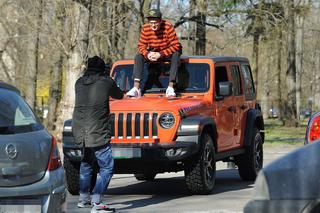 Kuba Wojewódzki nie potrafi zejść z samochodu 