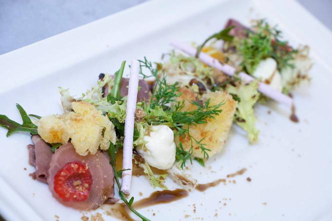 Gdzie zjeść business lunch w Warszawie? Oto najlepsze restauracje na spotkanie biznesowe! [PRZEGLĄD]