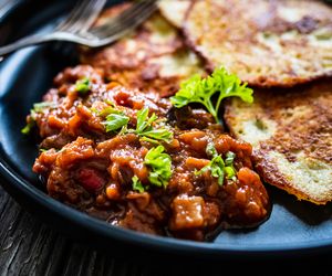 Gulasz węgierski z plackami ziemniaczanymi Magdy Gessler, jak w Ziemniak, czy kartofel? w Zamościu