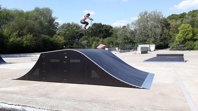 Poznań: Hale sportowe znów otwarte! Ile osób może skorzystać ze skateparków?