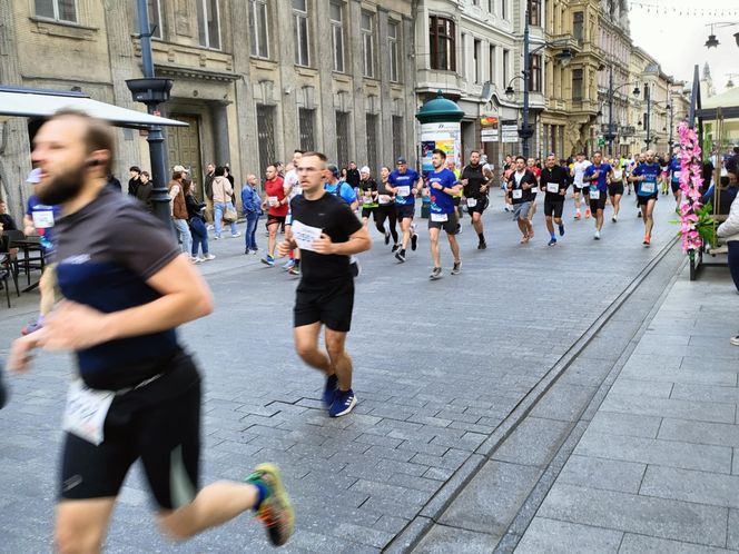 Rossmann Run 2025. Tłumy biegaczy wzięły udział w biegu ulicą Piotrkowską