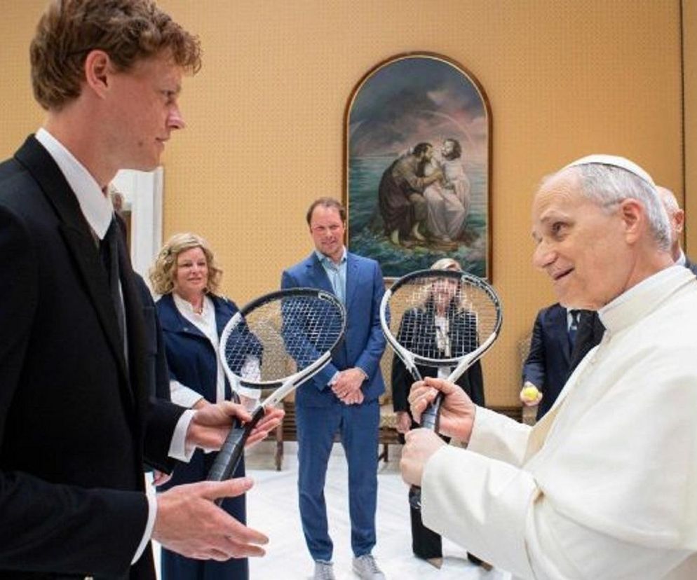 Papież Leon XIV i Janik Sinner 