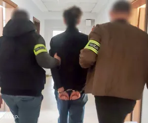 Podal sie za policjanta, ukradł pieniądze. Zatrzymali go prawdziwi mundurowi