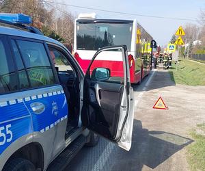 Wypadek z udziałem autobusu w Wąchocku