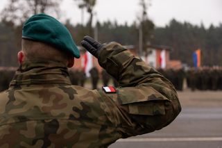 Karol Nawrocki pojawił się na przysiędze żołnierskiej kolegi z ringu