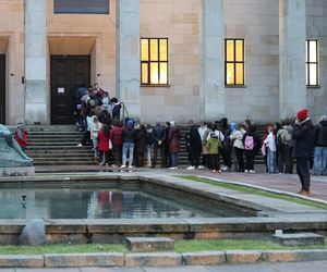 Noc Muzeów 2025. Warszawiacy szturmowali muzea nocą