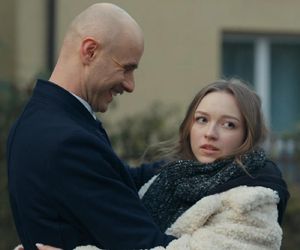 Barwy szczęścia, odcinek 3216. Markowski (Piotr Chys), Ewelina (Amelia Listwoń)