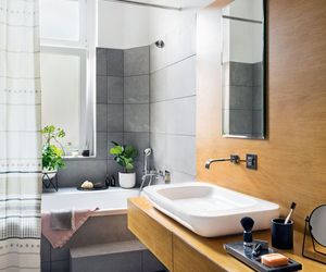 Wnętrza z podestem i podłogą na różnych poziomach