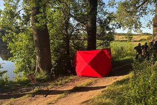 Włączył radio i wysiadł z auta. Chwilę później już nie żył!