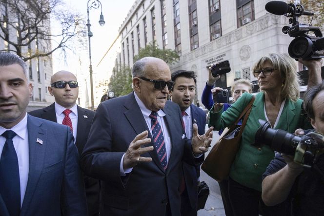 Rudy Giuliani miał oddać mieszkanie, opróżnił je z kosztowności