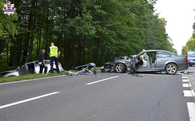 Czołówka Forda z BMW. Do szpitala trafiły cztery osoby