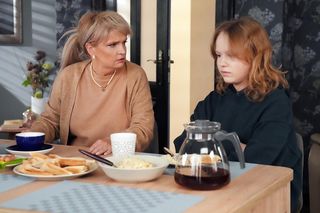  Barwy szczęścia, odcinek 3008: Marczakowie stracą Emilkę! Po zaginięciu chorej psychicznie Malwiny nie zajmą się wnuczką? - ZDJĘCIA