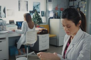 M jak miłość, odcinek 1853. Kasia (Paulina Lasota), Aneta (Ilona Janyst)