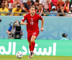 Christian Eriksen. Dostał zawału serca na boisku, miał już więcej nie zagrać