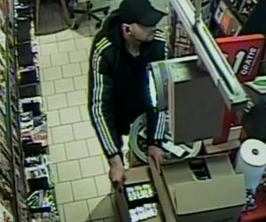 Ukradł papierosy ze sklepu w Jastrzębiu-Zdroju. Szukają go policjanci