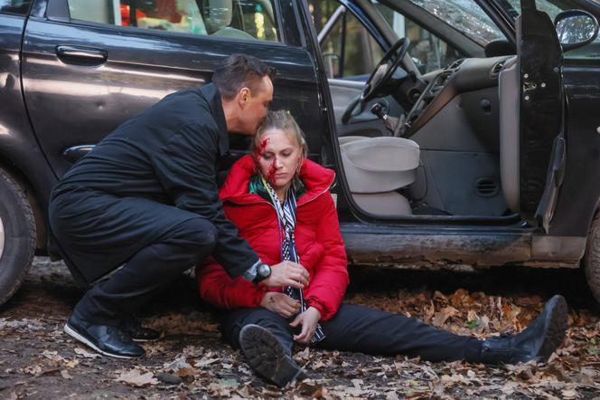 Na Wspólnej, odcinek 3389: Daria (Patrycja Topajew), Sławek Dziedzic (Mariusz Słupiński)