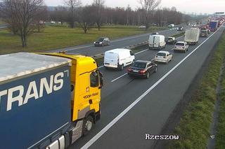 Wypadek i GIGANTYCZNE utrudnienia na autostradzie A4 w Krakowie [ZDJĘCIA]