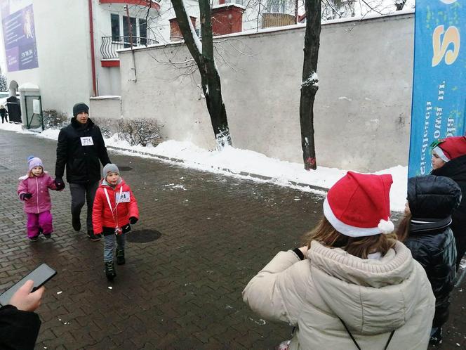 Siedlce: Charytatywny Mikołajkowy bieg z Dwójką