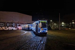 W tym tramwaju we Wrocławiu poczujesz magię świąt. To będzie magiczna podróż w czasie