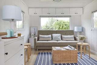 Jak zaaranżować długi i wąski pokój? Sprawdzone rozwiązania poprawiające funkcjonalność i proporcje