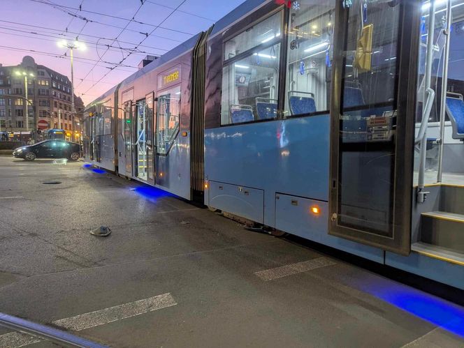 Koszmar we Wrocławiu. Motorniczy zasłabł, a tramwaj pędził. Są ranni