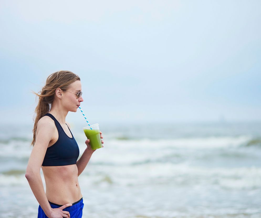 Napój na płaski brzuch. Zaskoczy cię, jak prosty 