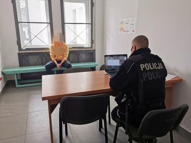 Wandal niszczył samochody. Wpadł, bo miał charakterystyczną bluzę