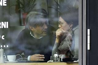 Kinga Rusin i Marek Kujawa całuja się 