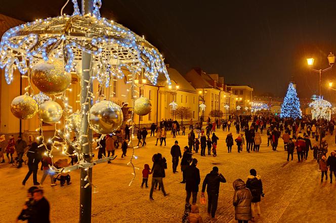 Boże Narodzenie 2021: Świąteczne iluminacje w Białymstoku. Coś niesamowitego [ZDJĘCIA, WIDEO]