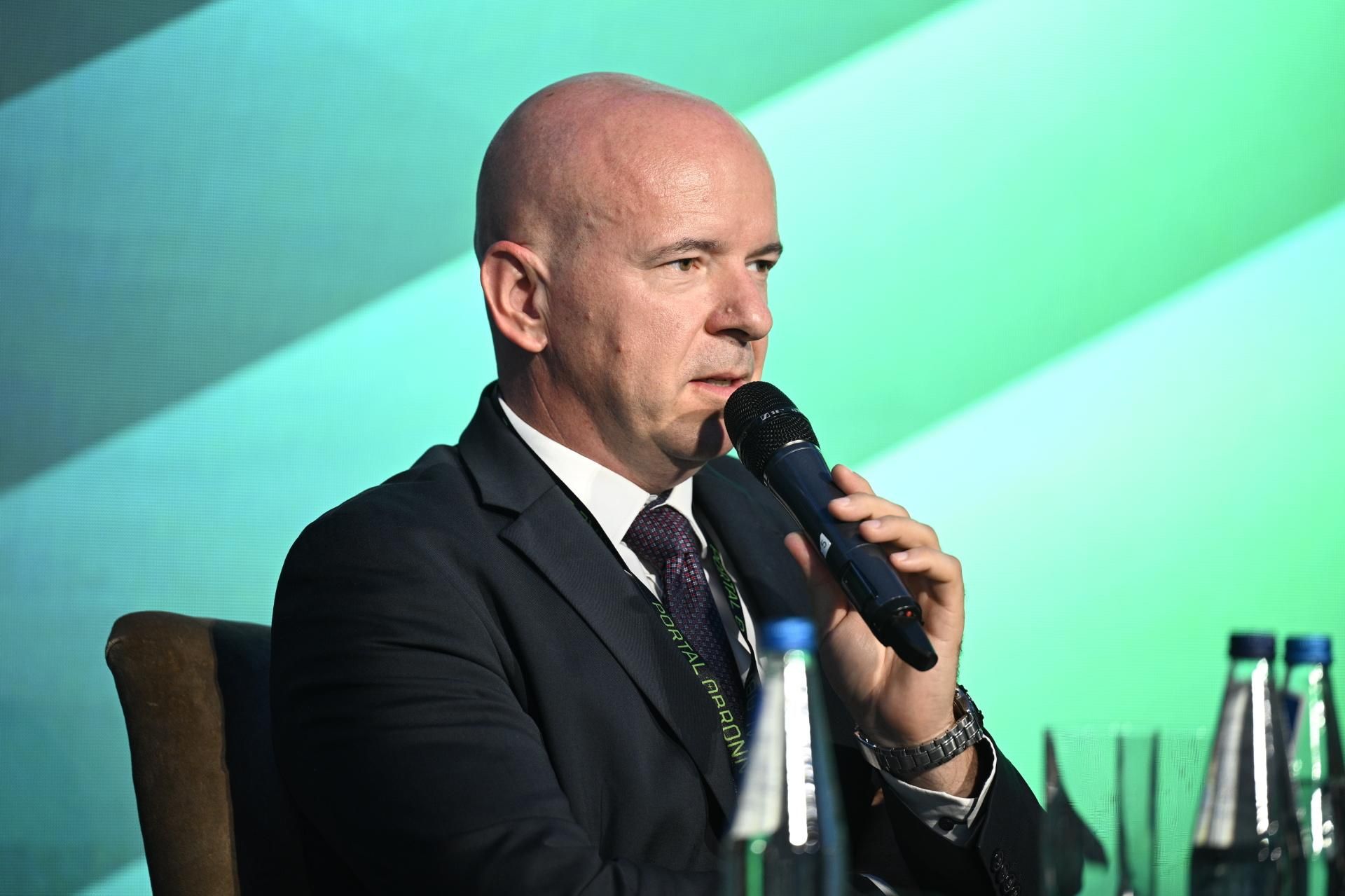 Komponent lotniczy i satelitarny w systemie bezpieczeństwa morskiego