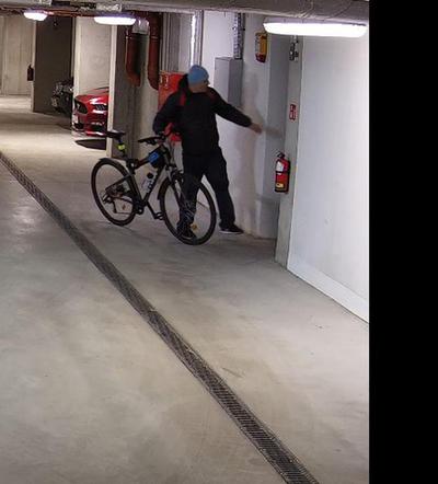 Złodziej z podziemnego parkingu poszukiwany! Widzieliście go? 