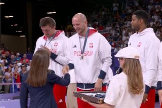 Polscy siatkarze już z medalami. Wzruszające sceny w Paryżu, pierwsze krążki w siatkówce od 48 lat