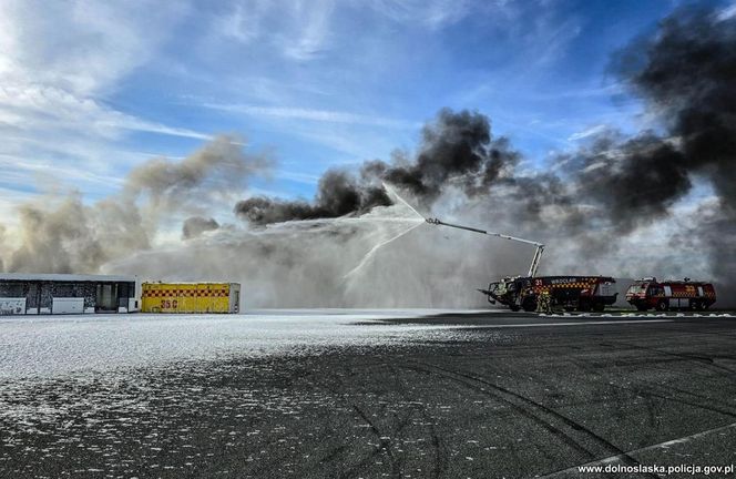Wrocław. Ćwiczenia na terenie Portu Lotniczego im. Mikołaja Kopernika [ZDJĘCIA].
