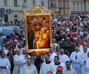 76. rocznica Cudu Lubelskiego. Procesja różańcowa w centrum Lublina