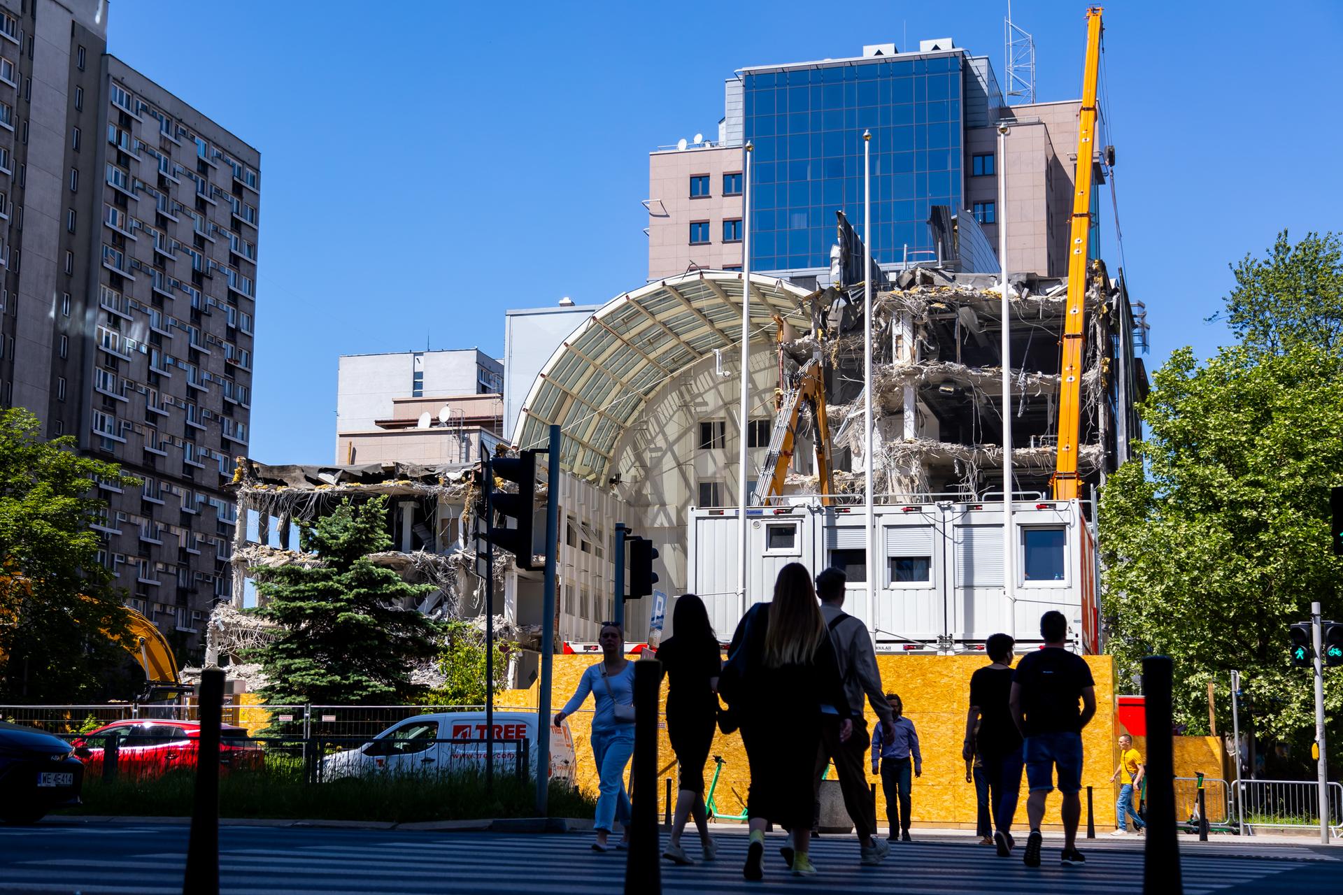 Rozbiórka biurowca Atrium International w Warszawie