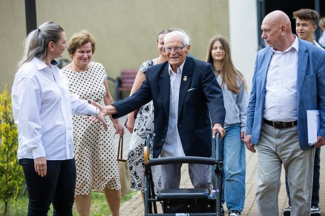 Wstąpił do wojska w wieku 20 lat i walczył w operacji berlińskiej! Teraz pan Kazimierz świętował 100. urodziny