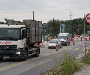 Nad Brdą w Bydgoszczy powstają nowe mosty. Zaglądamy na plac budowy [ZDJĘCIA]