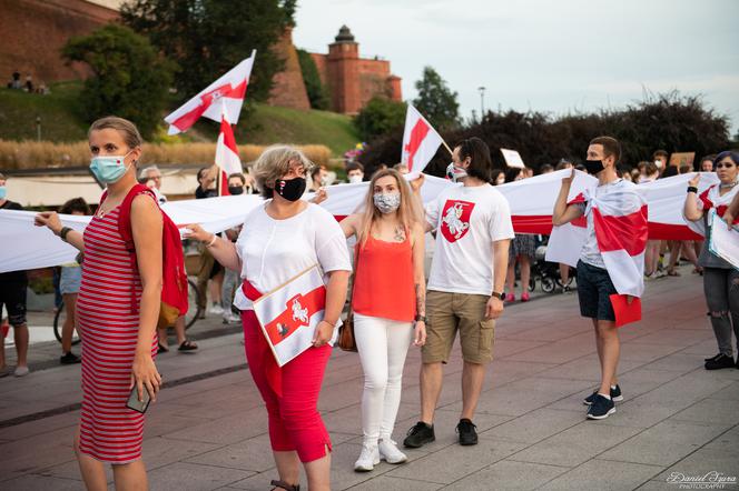 Marsz solidarności z Białorusinami w Krakowie