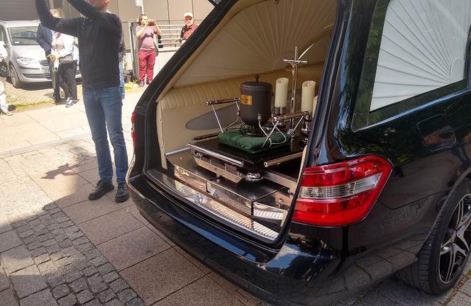 Pogrzeb Jerzego Pilcha w Kielcach. Przyjechali min. Grzegorz Turnau i Jan Nowicki	