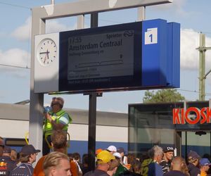 Kadry z serialu „Stacja Amsterdam”
